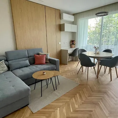 Modern Light Heaven In Center - 2br Ap