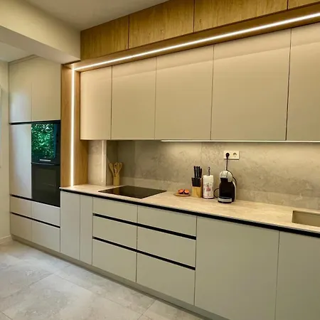 Modern Light Heaven In Center - 2br Ap Apartament Warna