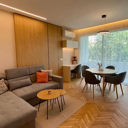 Modern Light Heaven In Center - 2br Ap