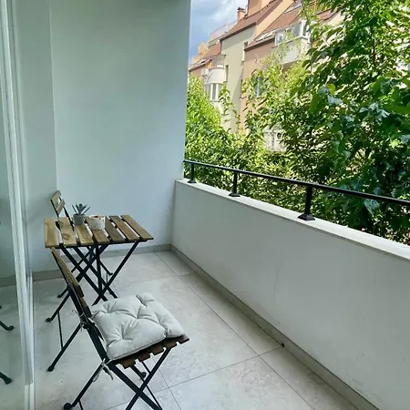 Modern Light Heaven In Center - 2br Ap
