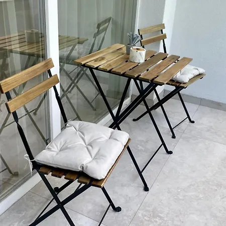 Apartment Modern Light Heaven In Center - 2br Ap Warna