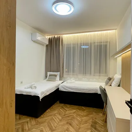 Modern Light Heaven In Center - 2br Ap Apartment Warna
